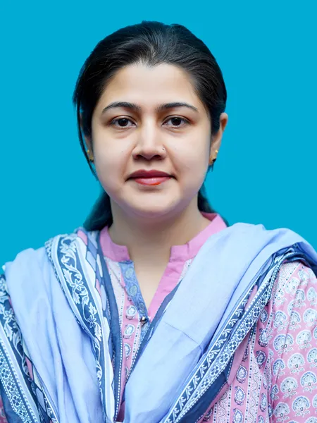 Dr. Amna Farrukh